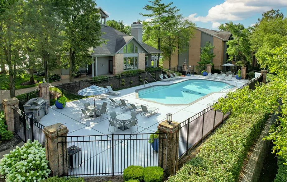 Apartments at Cove West Creve Coeur