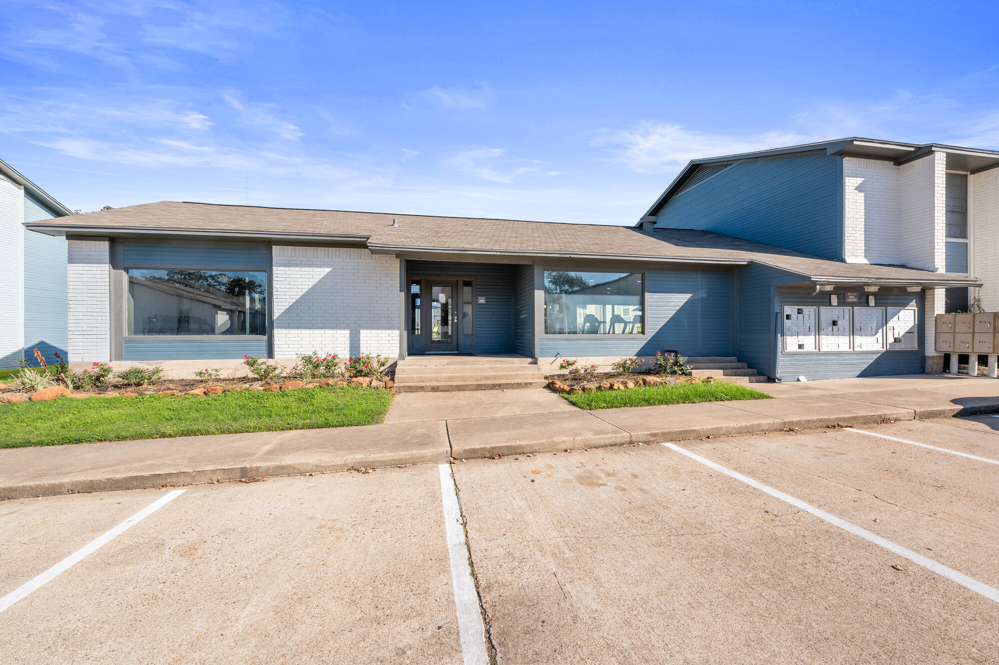 The Halston Image 33