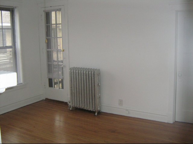 5411-5421 S Ellis Avenue Image 4