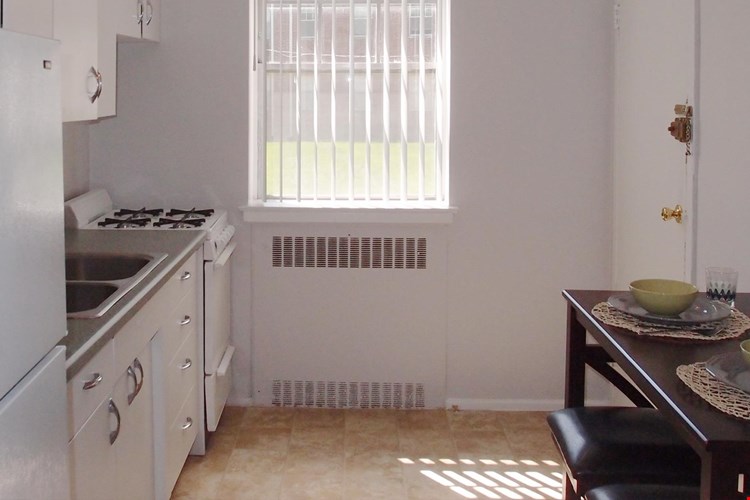 Hampton Gardens Image 11