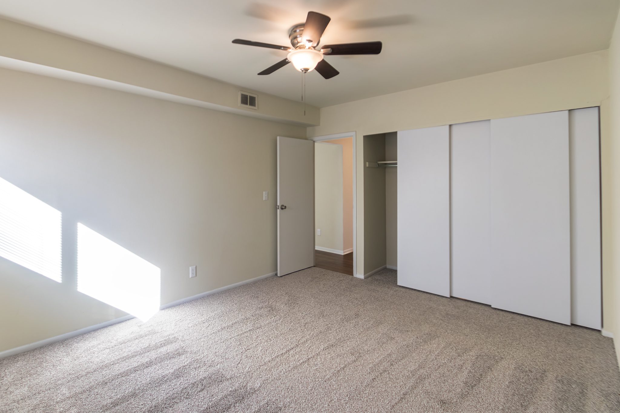 Romaine Court Image 30
