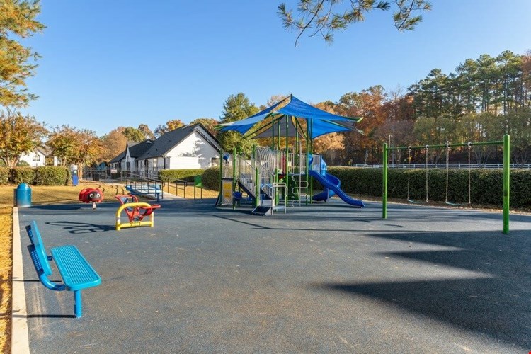 Park at Tara Lake Image 2