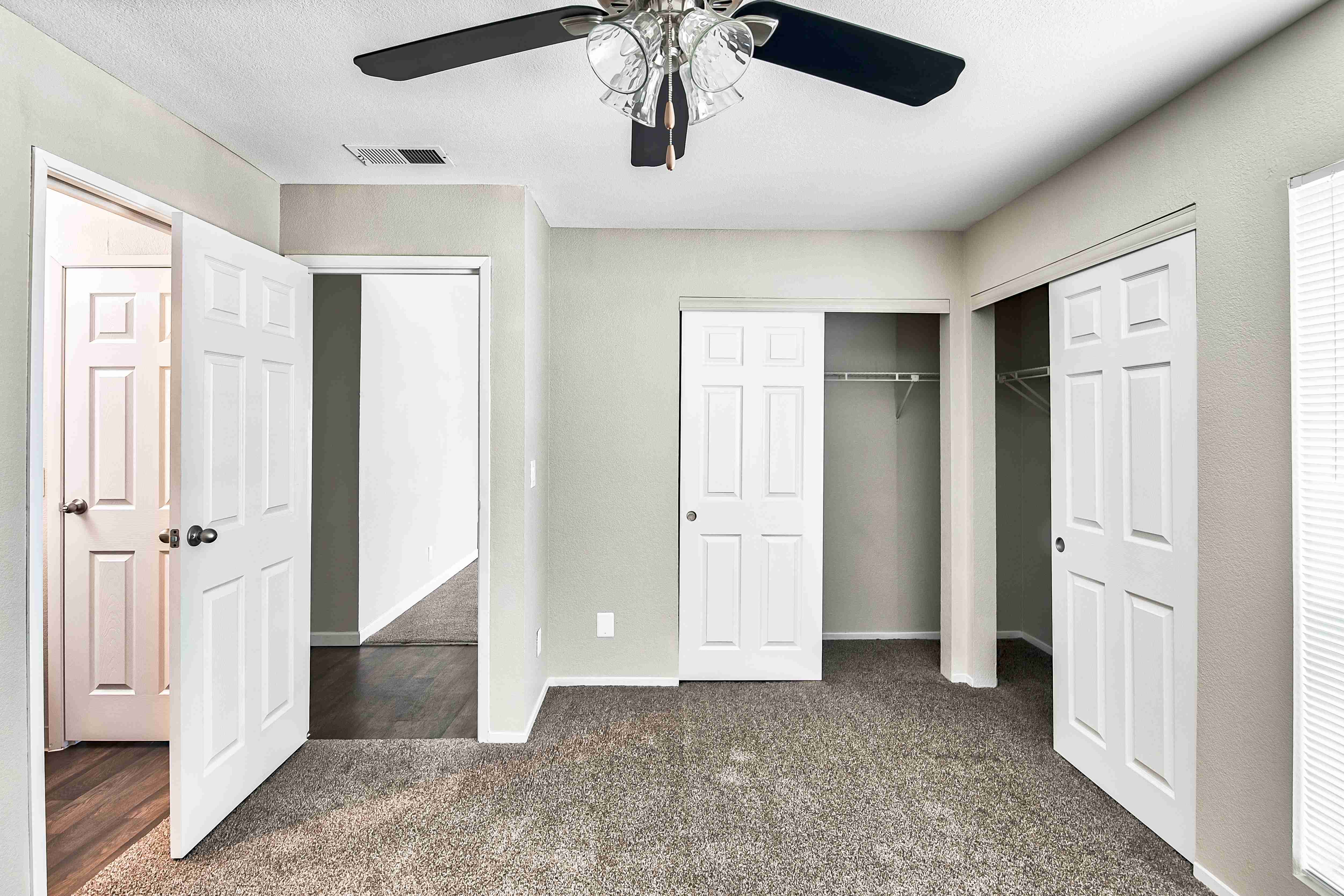 The Lodge at McCarran Ranch Apartment Homes Image 9