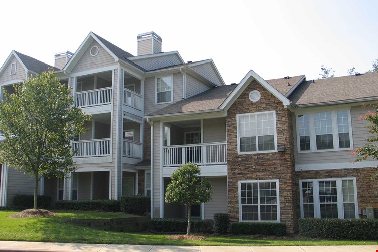 Apartments at Lodge at Mallard Creek - Charlotte