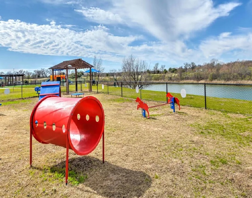 2803 Riverside Image 4