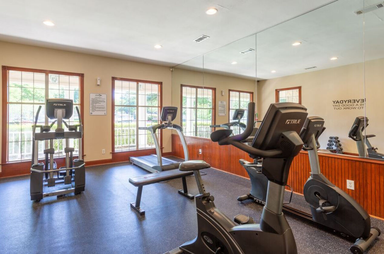 Arrowhead Park Apartment Image 2