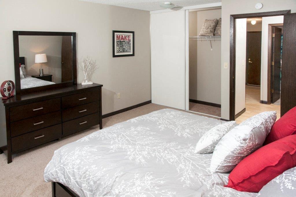 Shoreview Grand Image 22