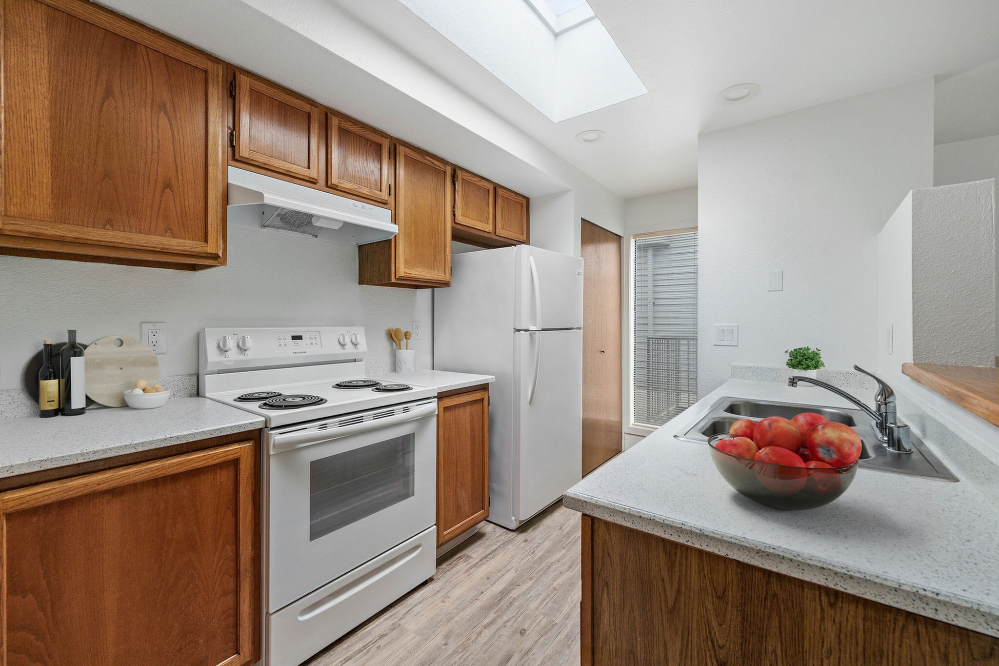  Bellevue One Condo Apartments Image 5