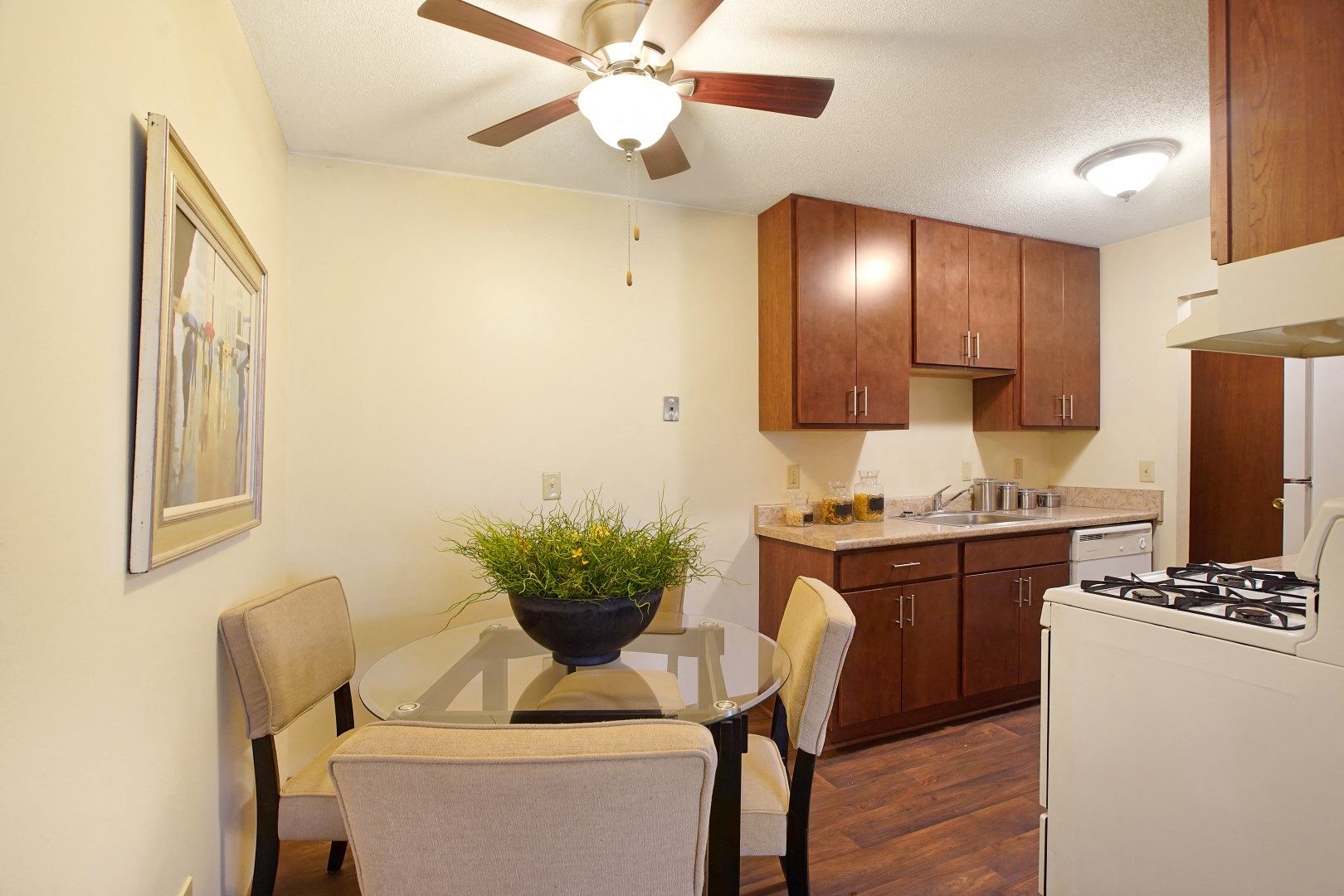 Moonraker Apartments Image 3