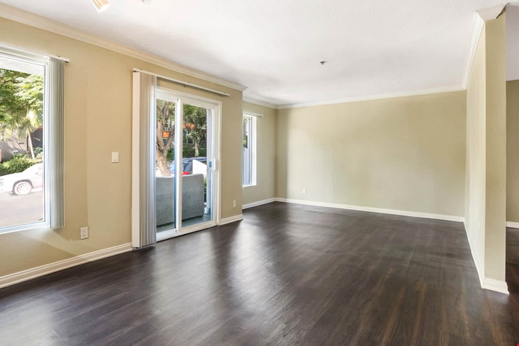 Vantage Hollywood Image 13