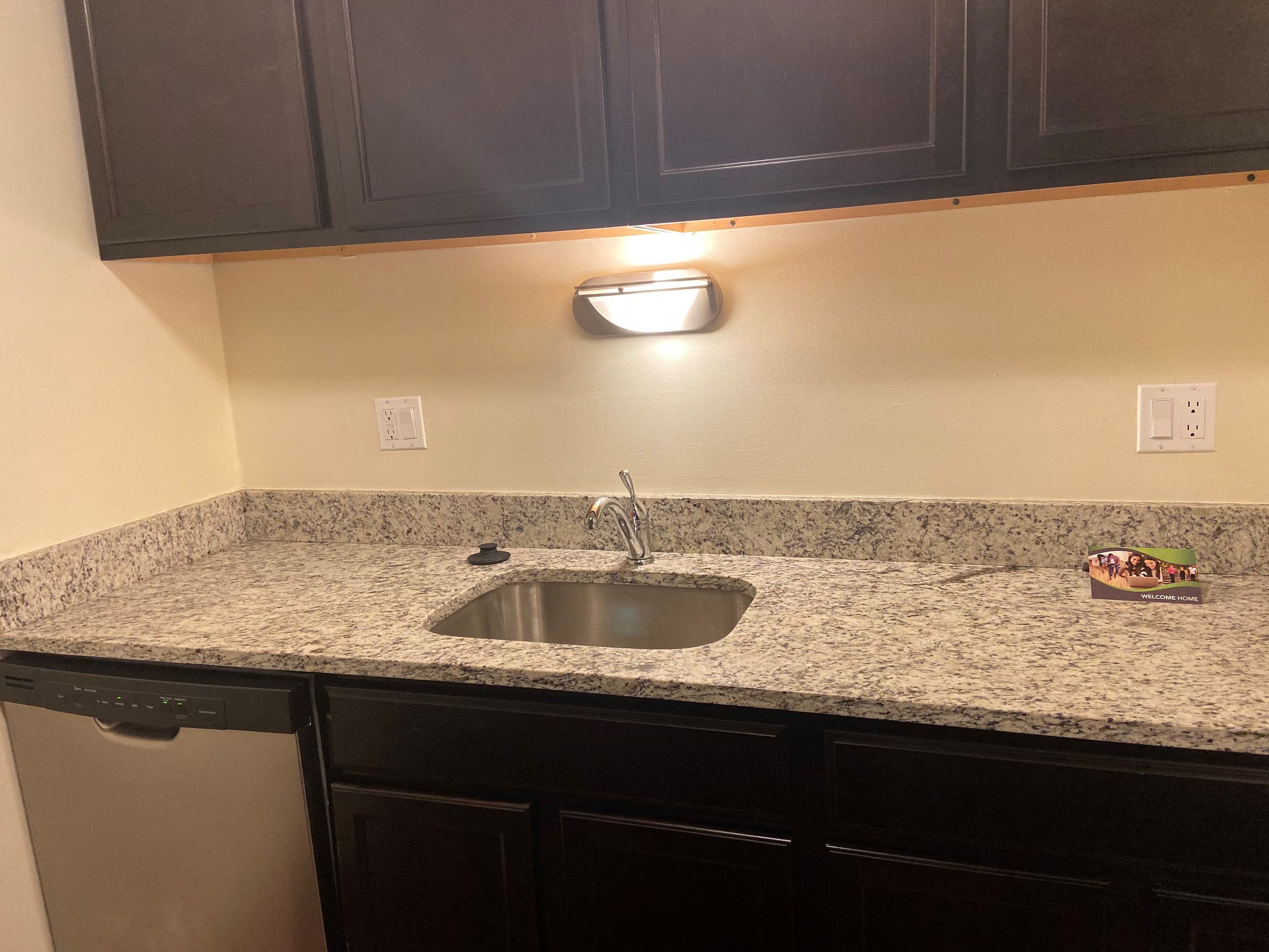 Lakeside Village Apartments Image 48