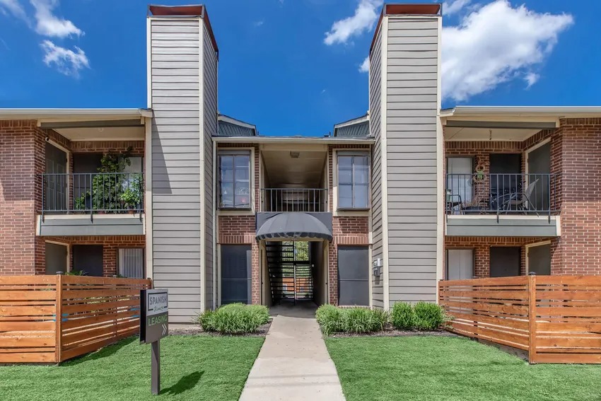 Spanish Breeze at Bachman Lake Image 1