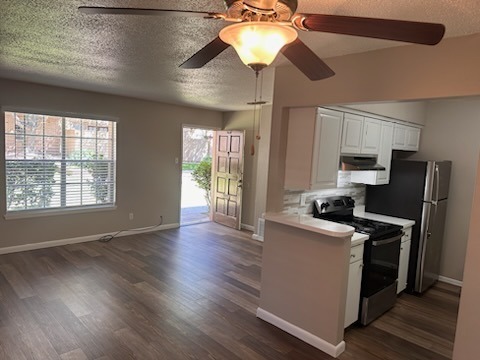 La Plaza Apartments Image 8