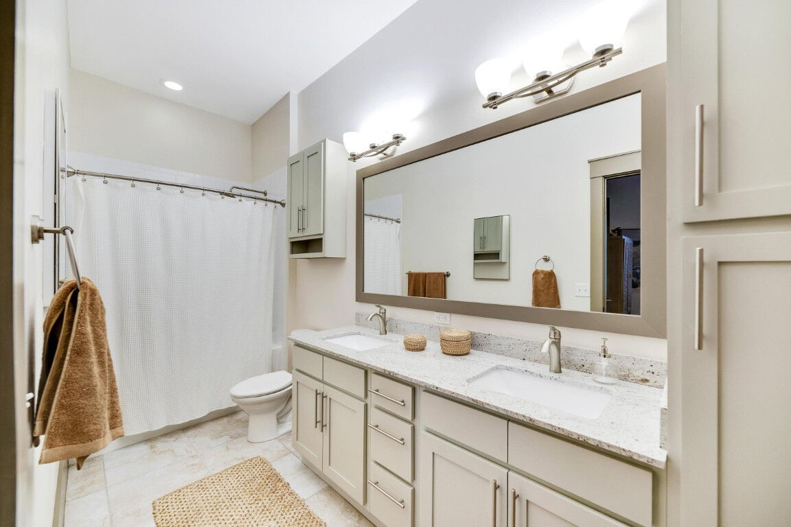 Varela Westshore Apartments Image 40