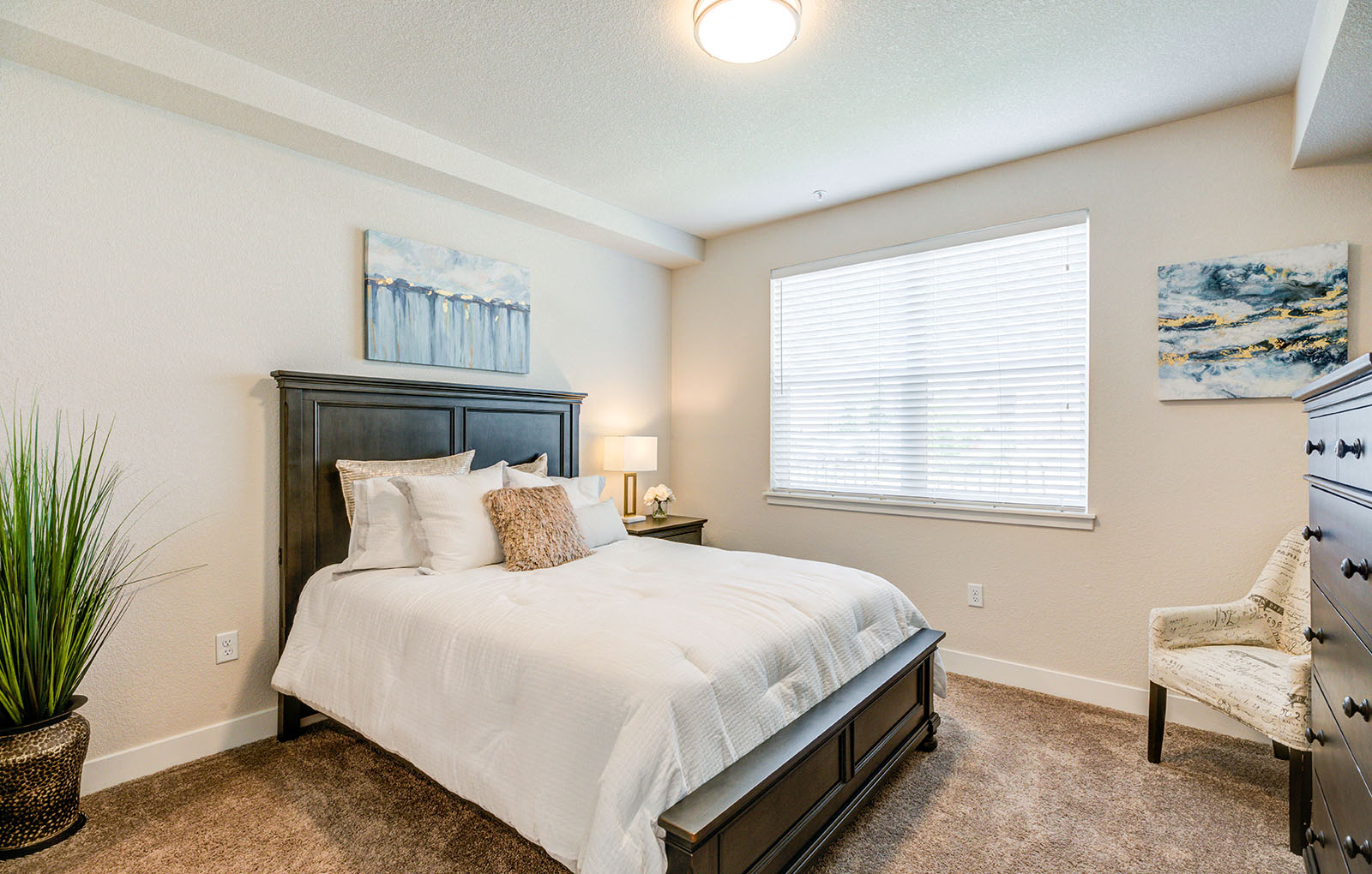 Bucking Horse Apartments Image 6