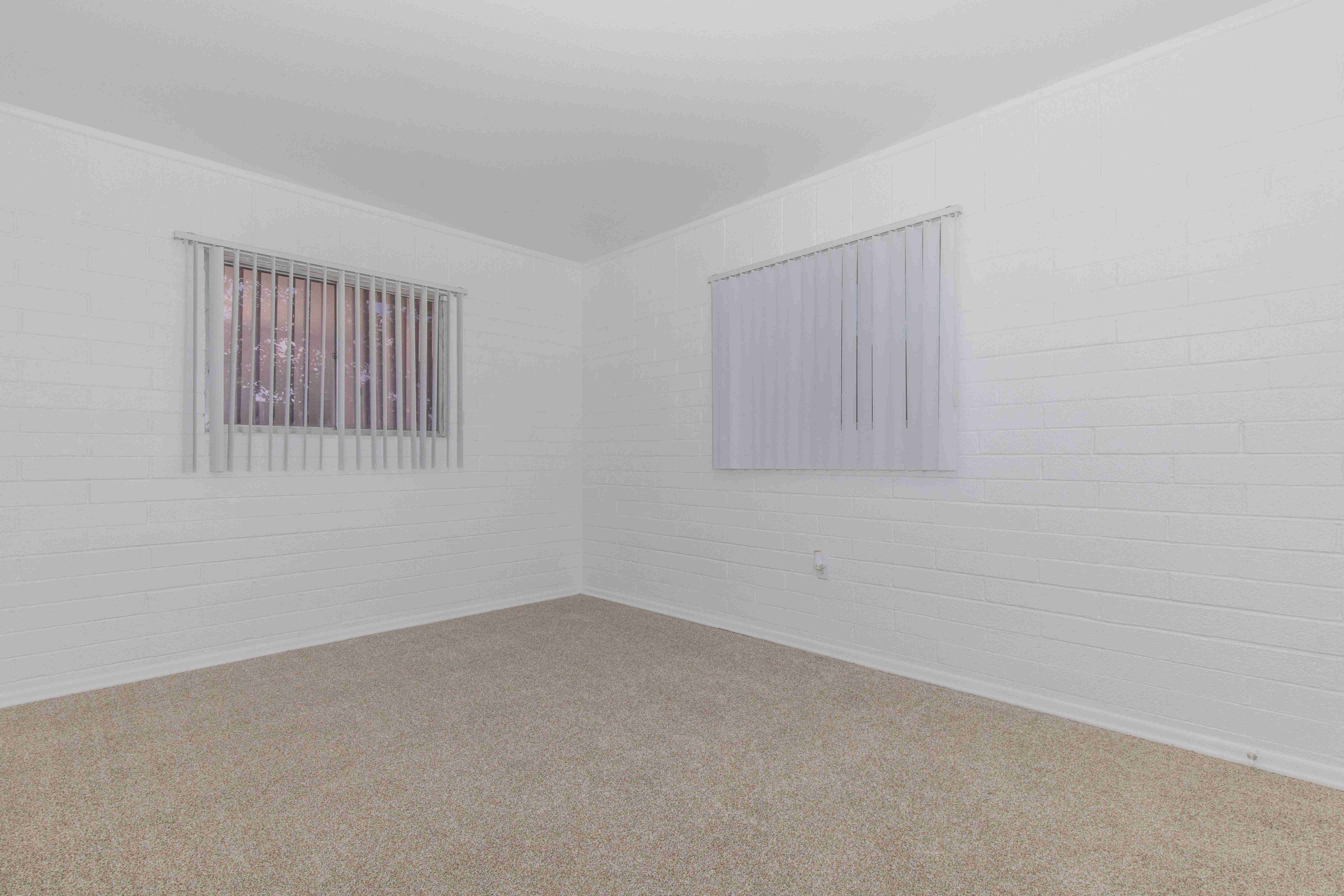 Country Club Apartments Image 8