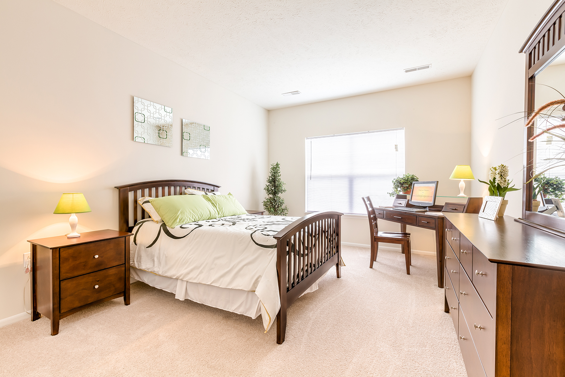 Cobblestone Court Image 13