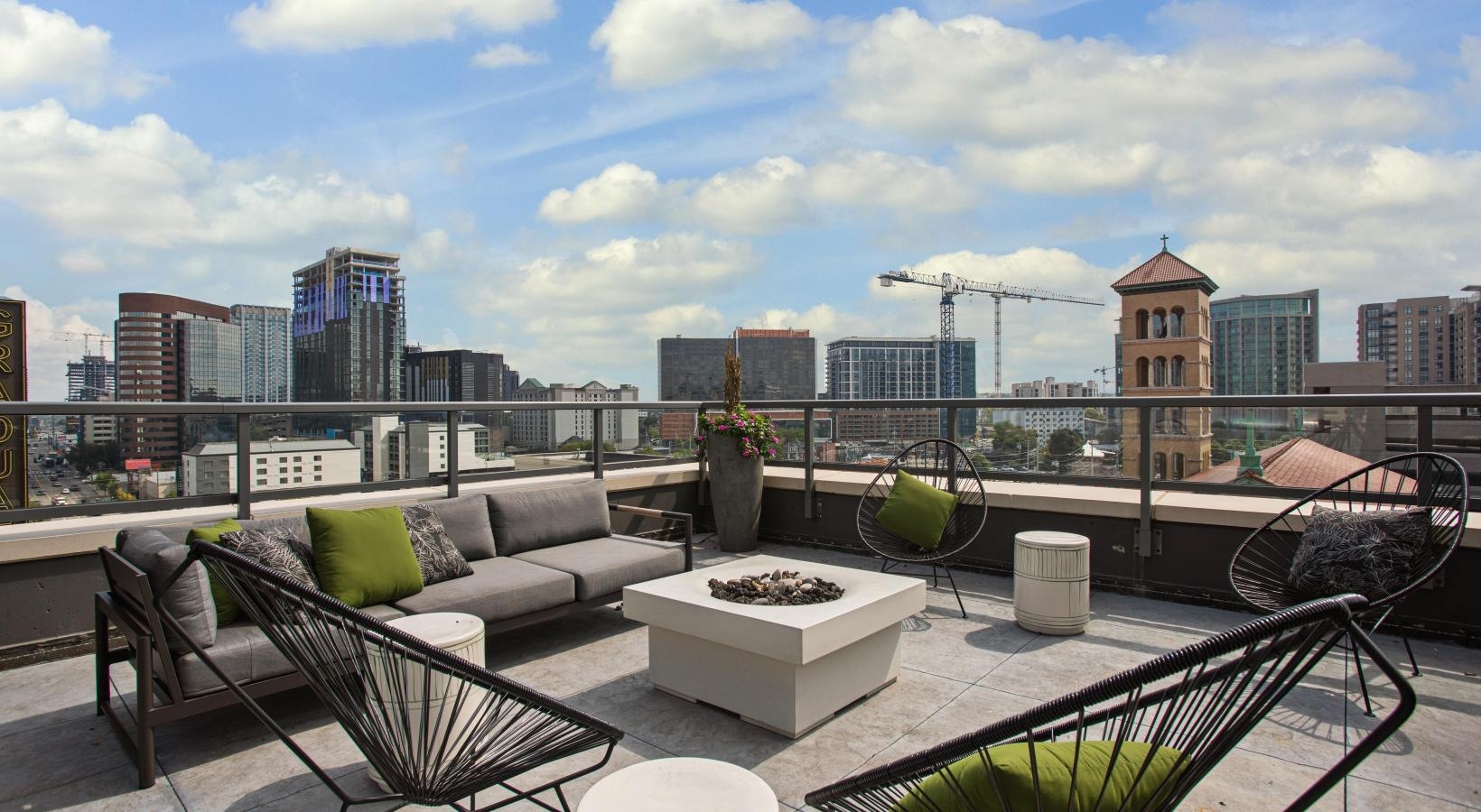 2010 West End Ave Image 2