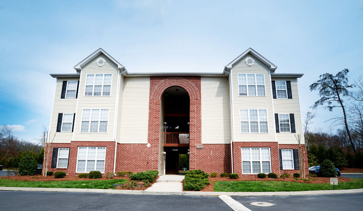 The Lodge at Lakeshore Image 16