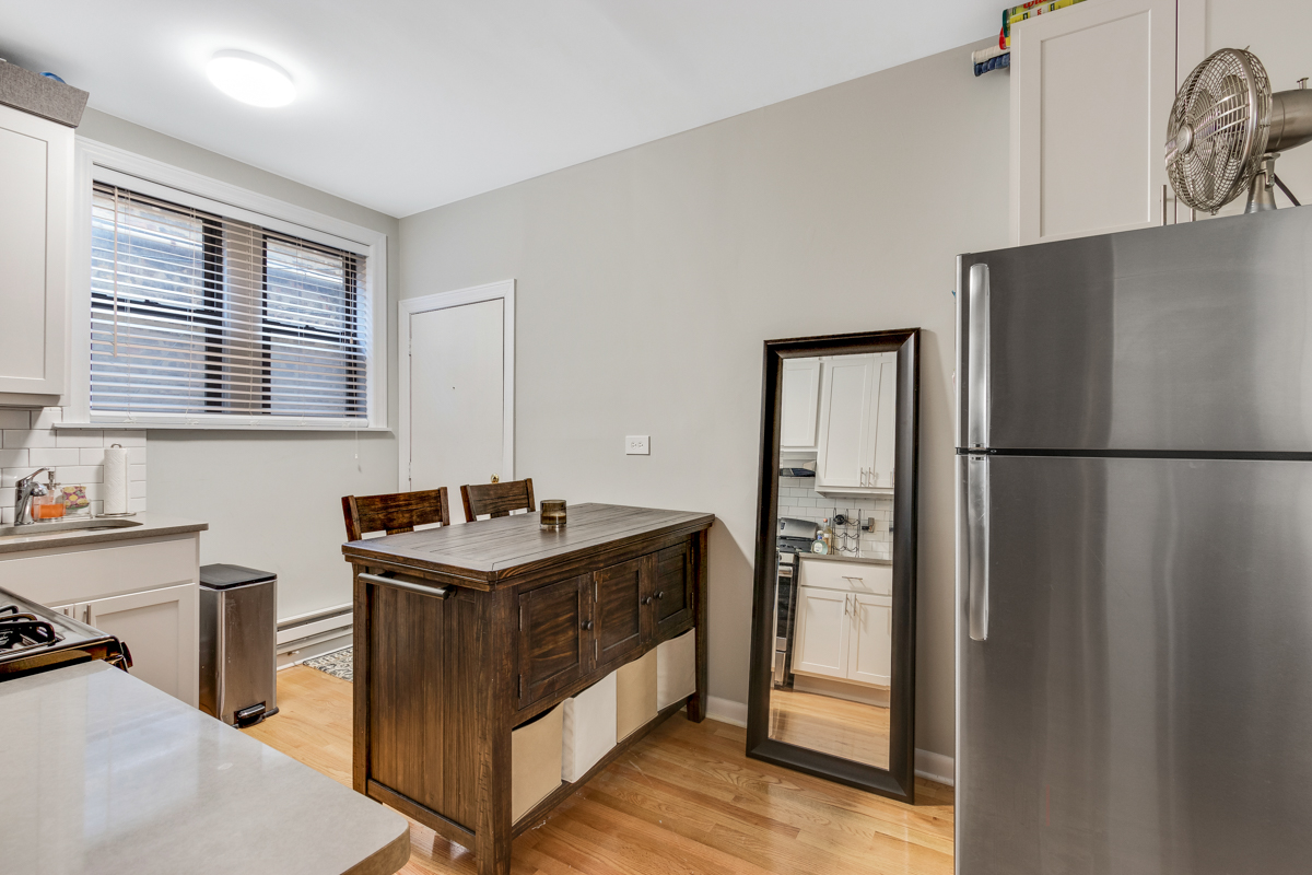 617-25 W. Melrose Image 9