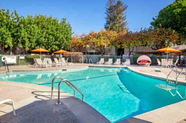 The Shadows Apartments Image 1