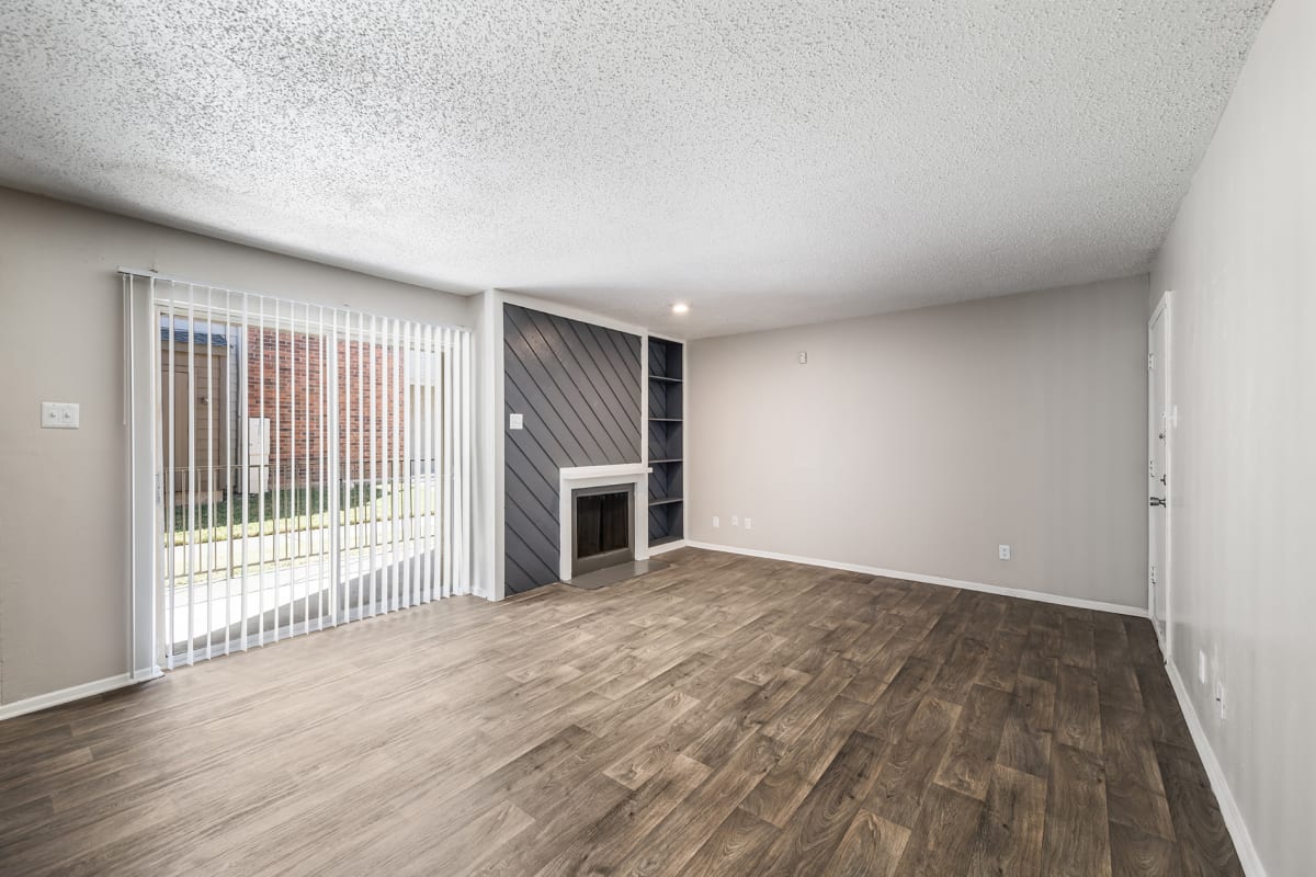 Montfort Crossing Image 6