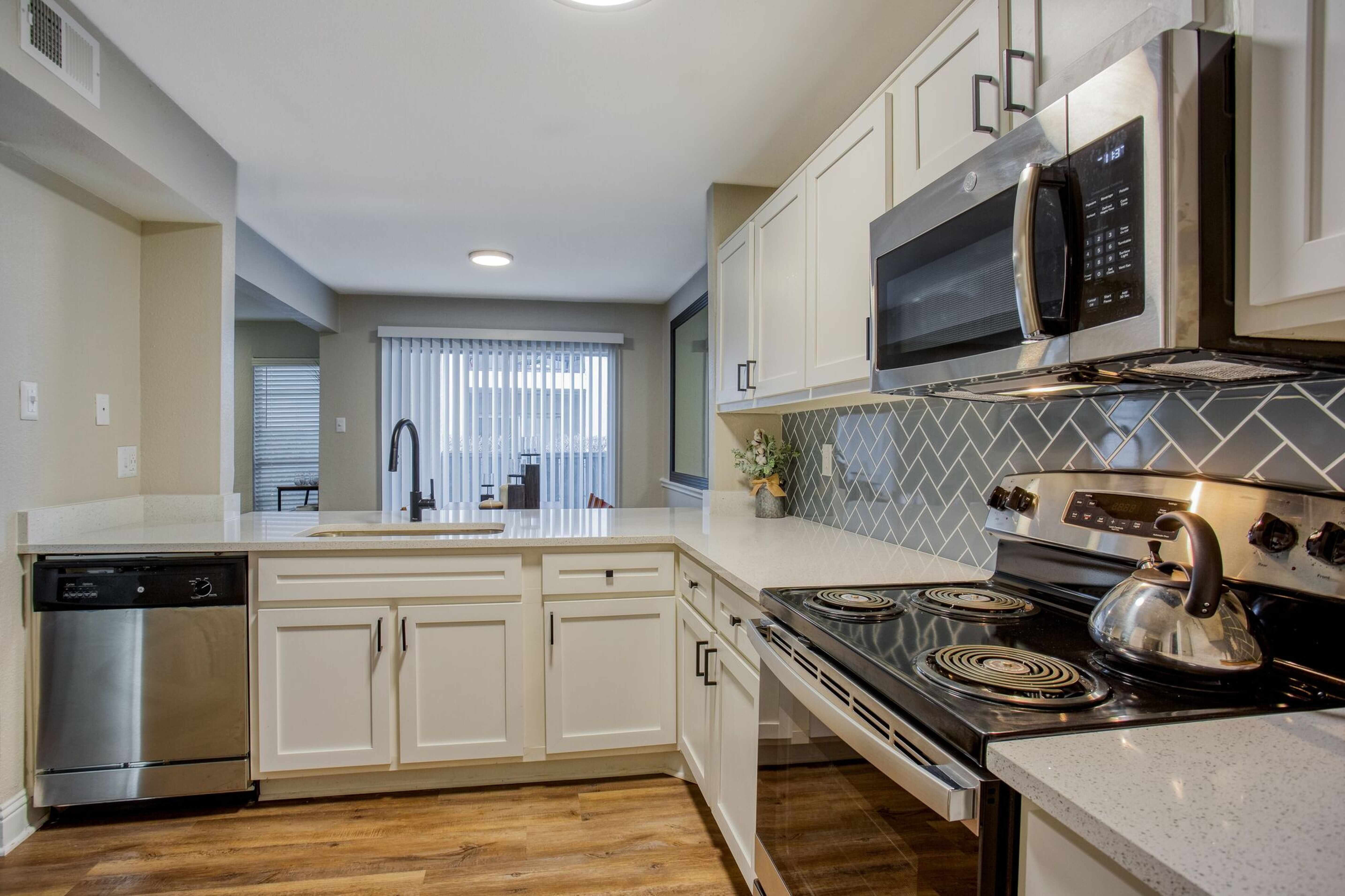 Verlaine on the Parkway Image 18