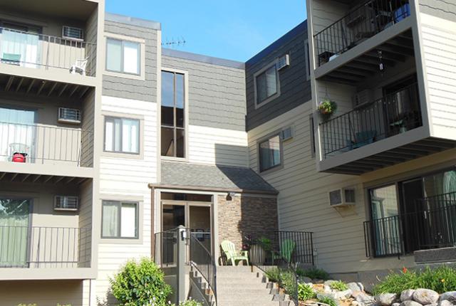 Edina Park Apartments Image 2