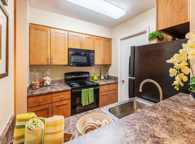 1900 Rosemont Image 10