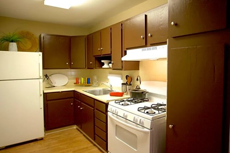 Etna Hamilton Plaza Image 1