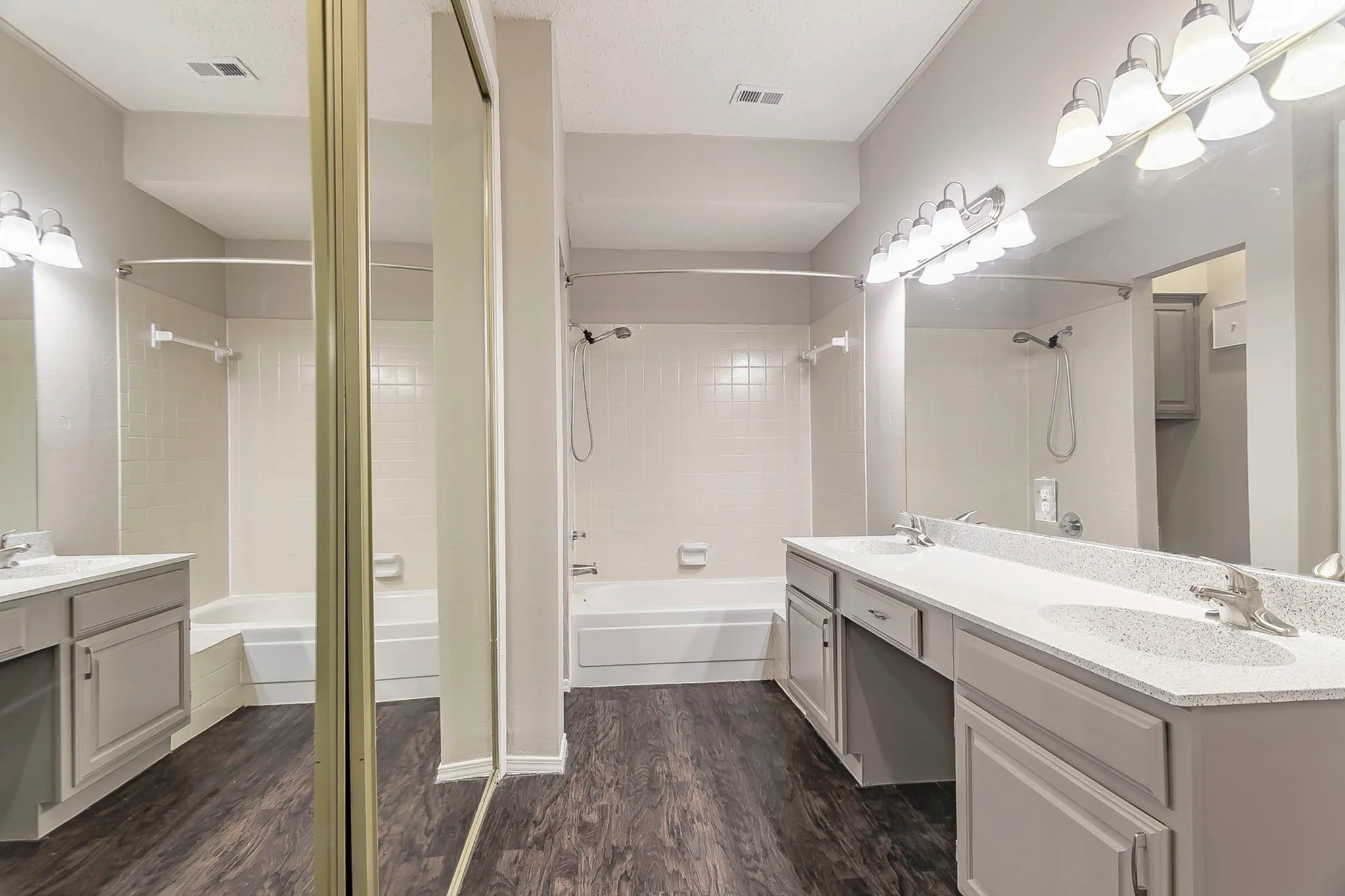 Broadmoor Villa Image 8