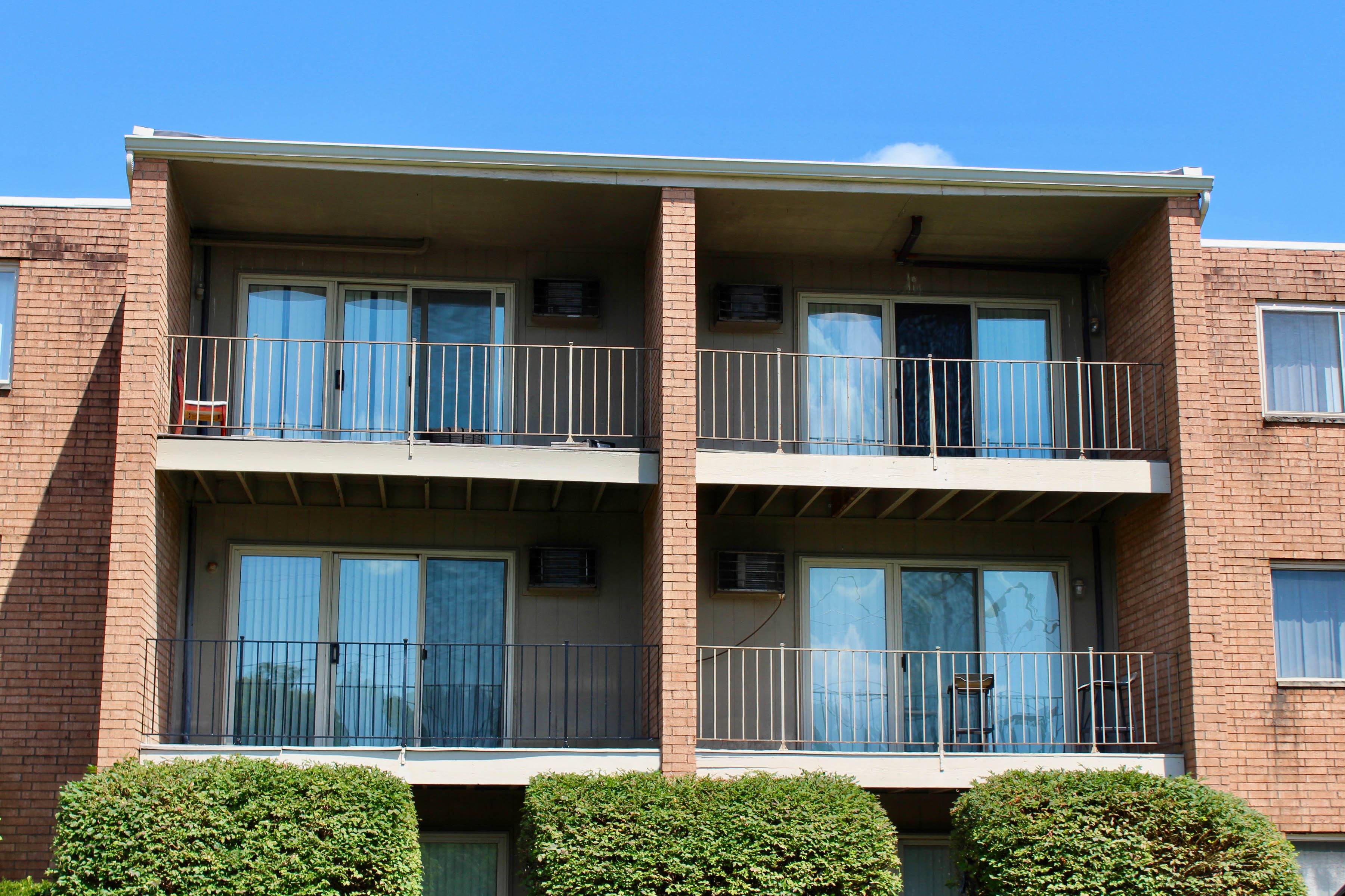 Crown Pointe Apartments Image 9