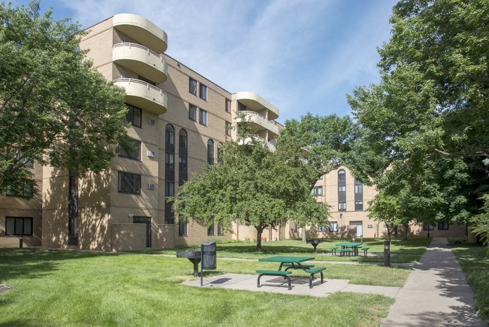 Seven Corners Image 1