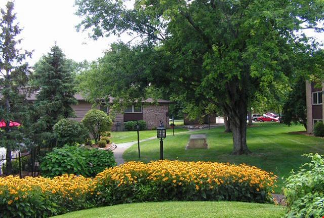 Woodlake Park Image 1