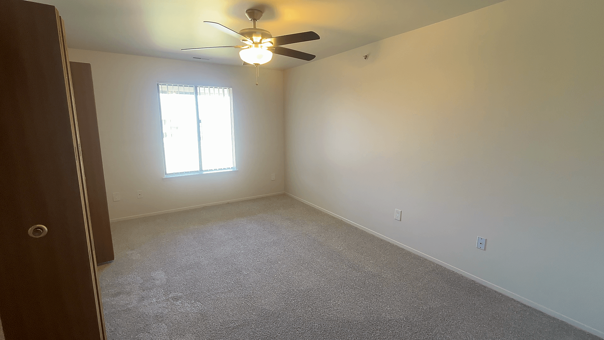 Lakeside Village Apartments Image 133
