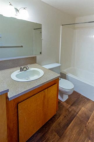 Royal Oaks Apartments Image 22