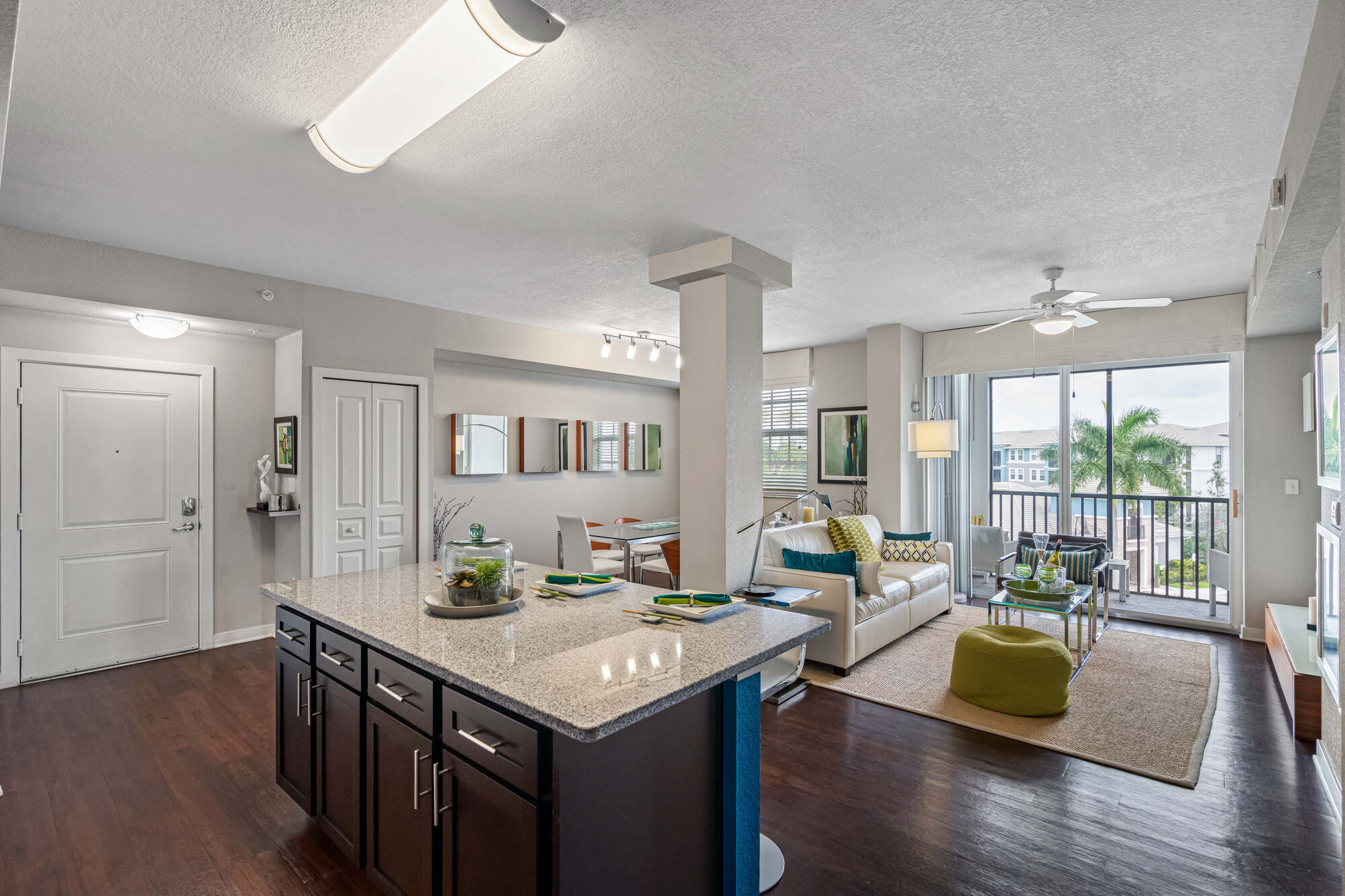 Axis Wellington Green Image 2