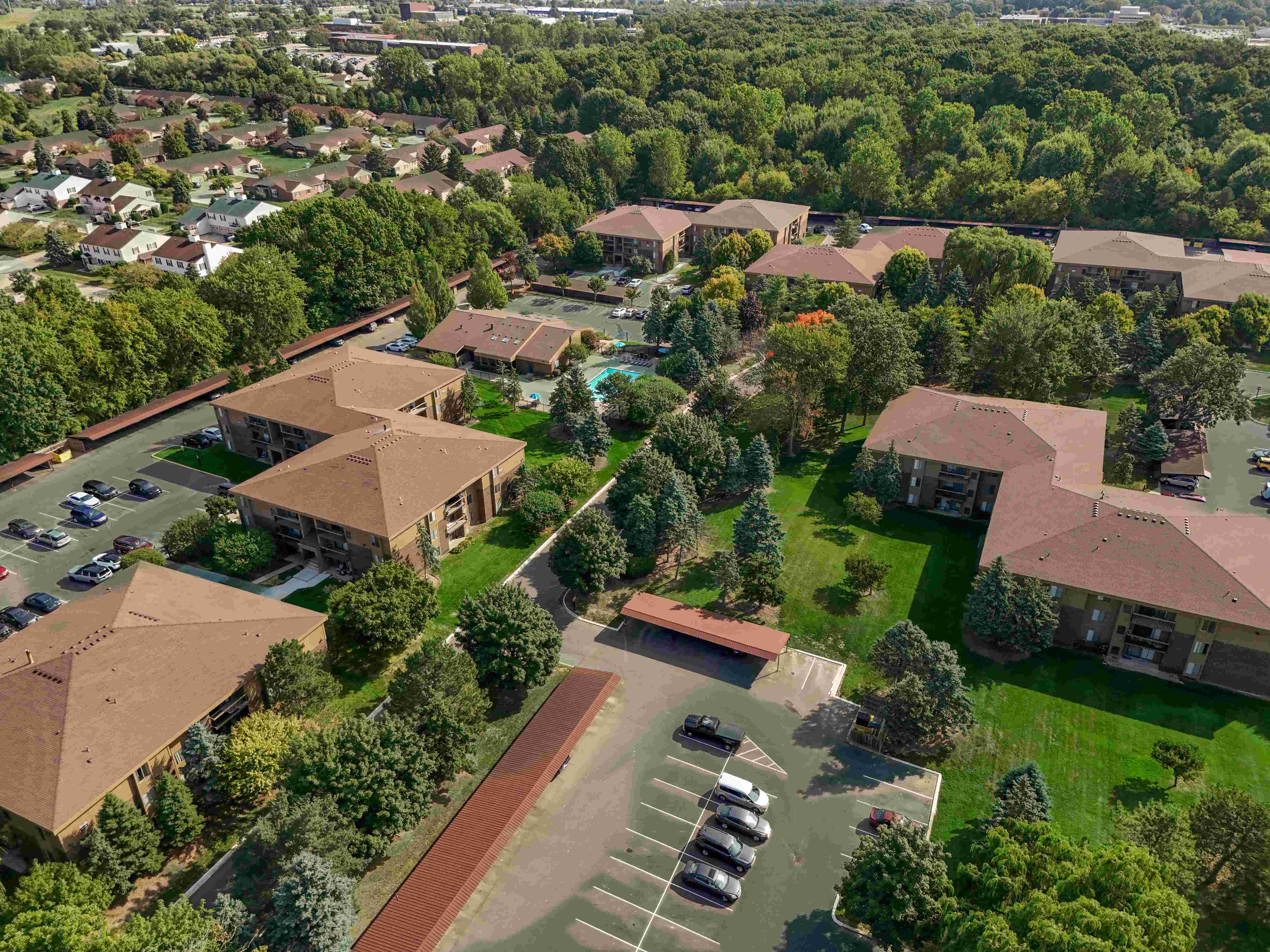 Exterior Building at Lakeside Village Apartments Clinton Township 48038