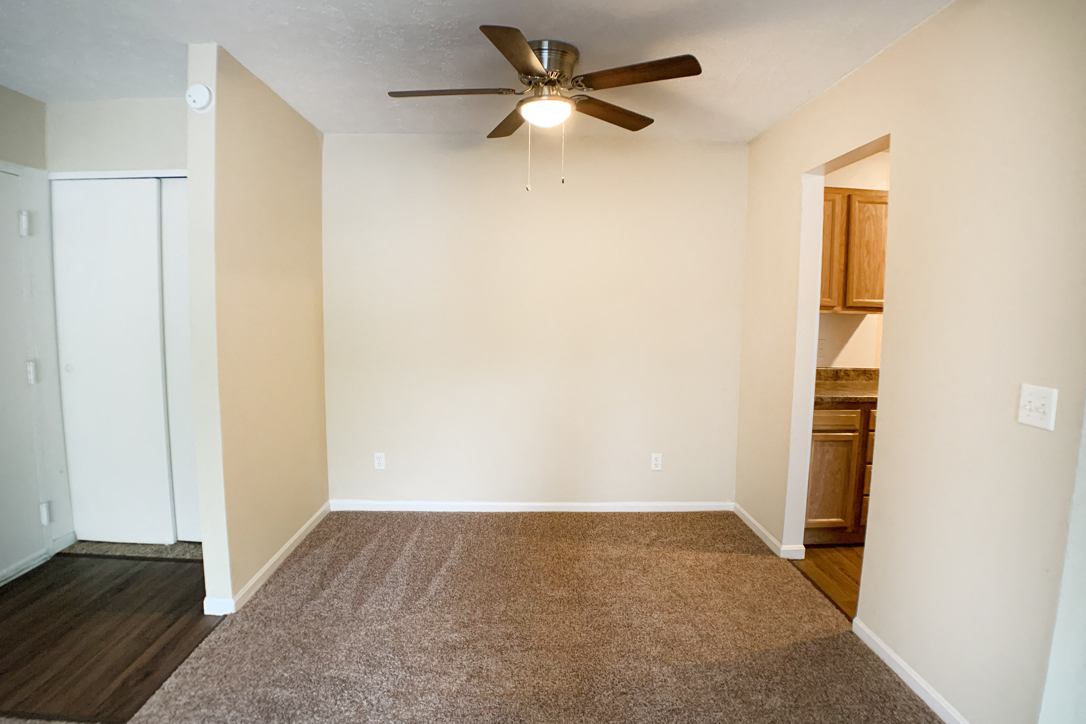 Crown Crossing Apartments Image 40