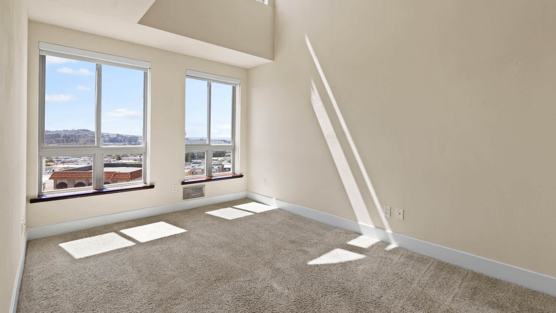 88 Hillside Image 17