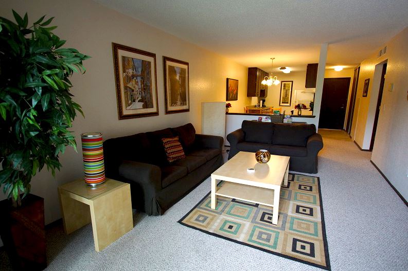 Larpenteur Estates Image 11