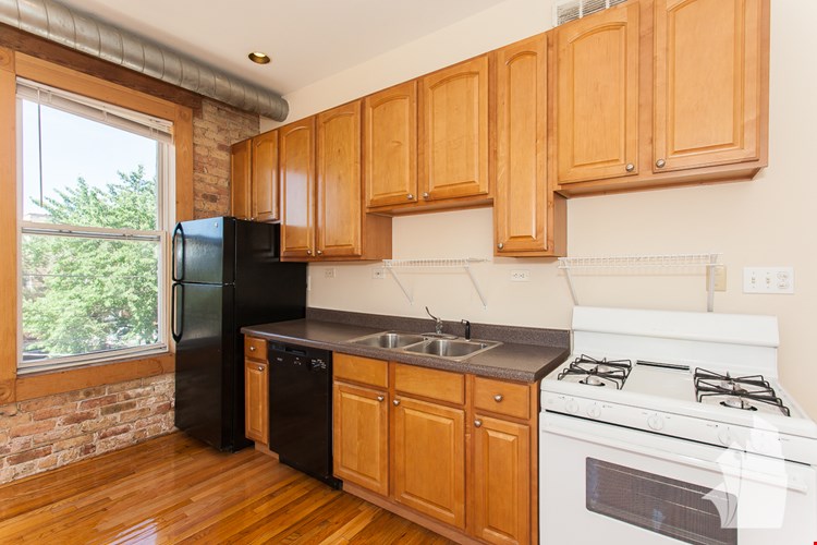 2450 N. Southport Image 4