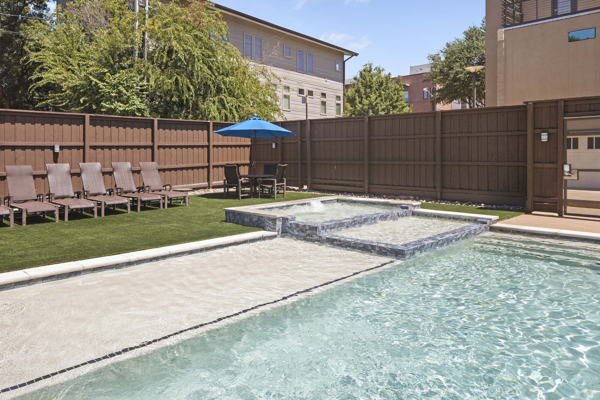 Camden Belmont Image 39