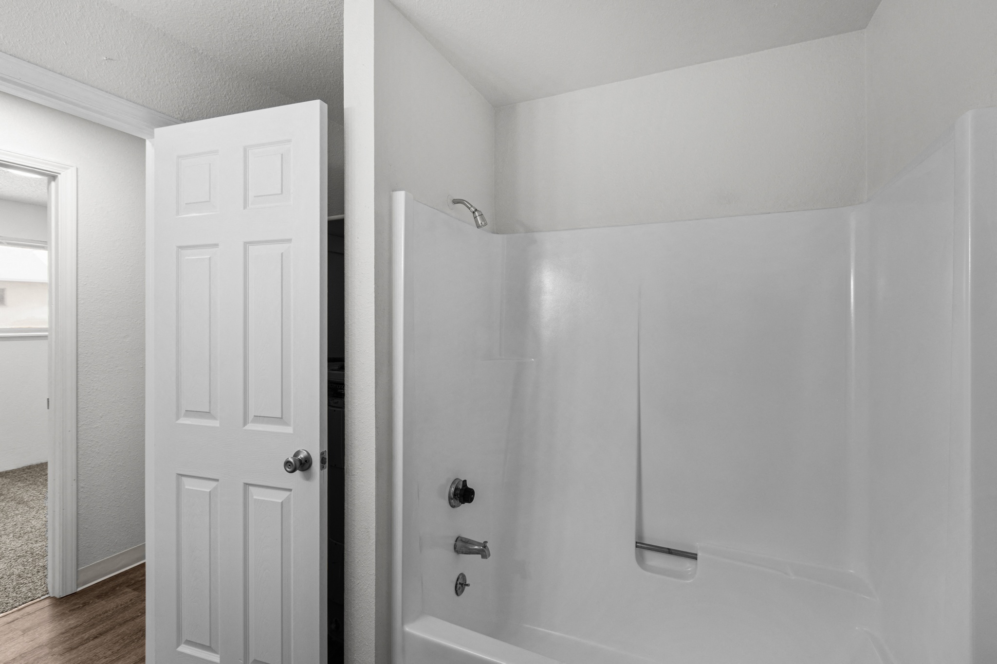 Creekside Apartments Image 13