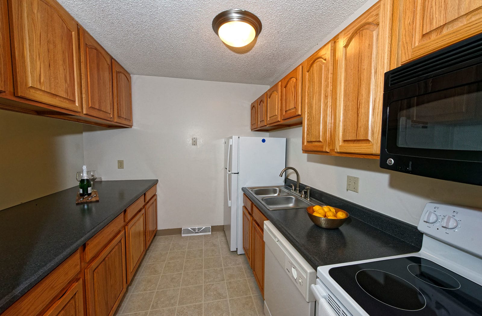 Woodgate Place Apartments and Townhomes Image 4