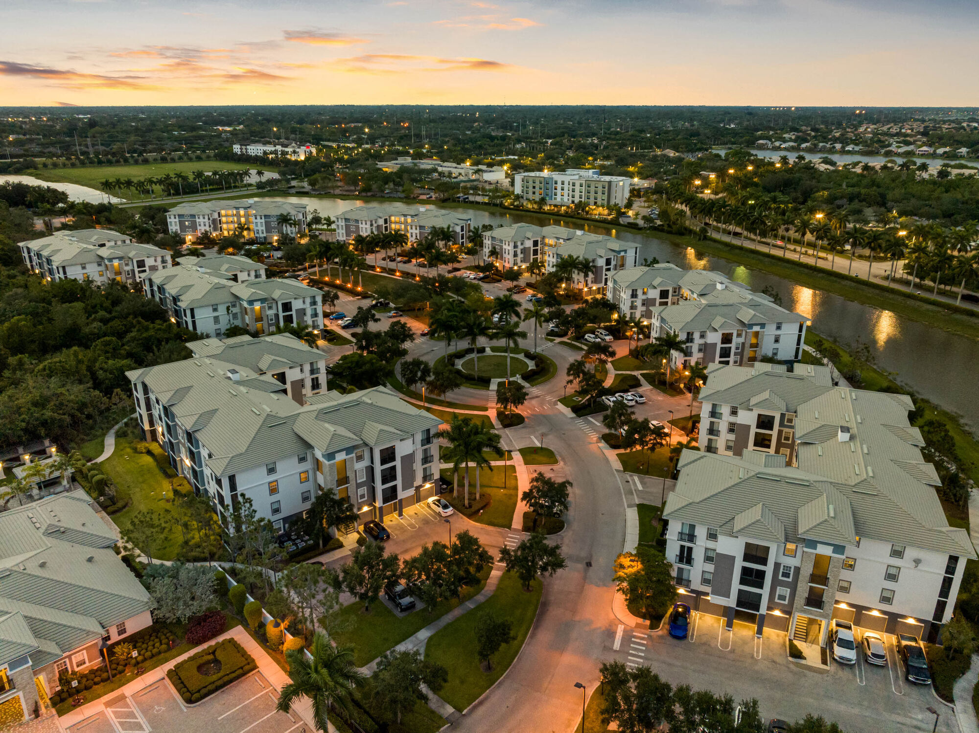 Axis Wellington Green Image 41