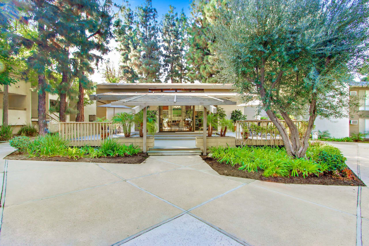 Brookwood Apartments Image 2