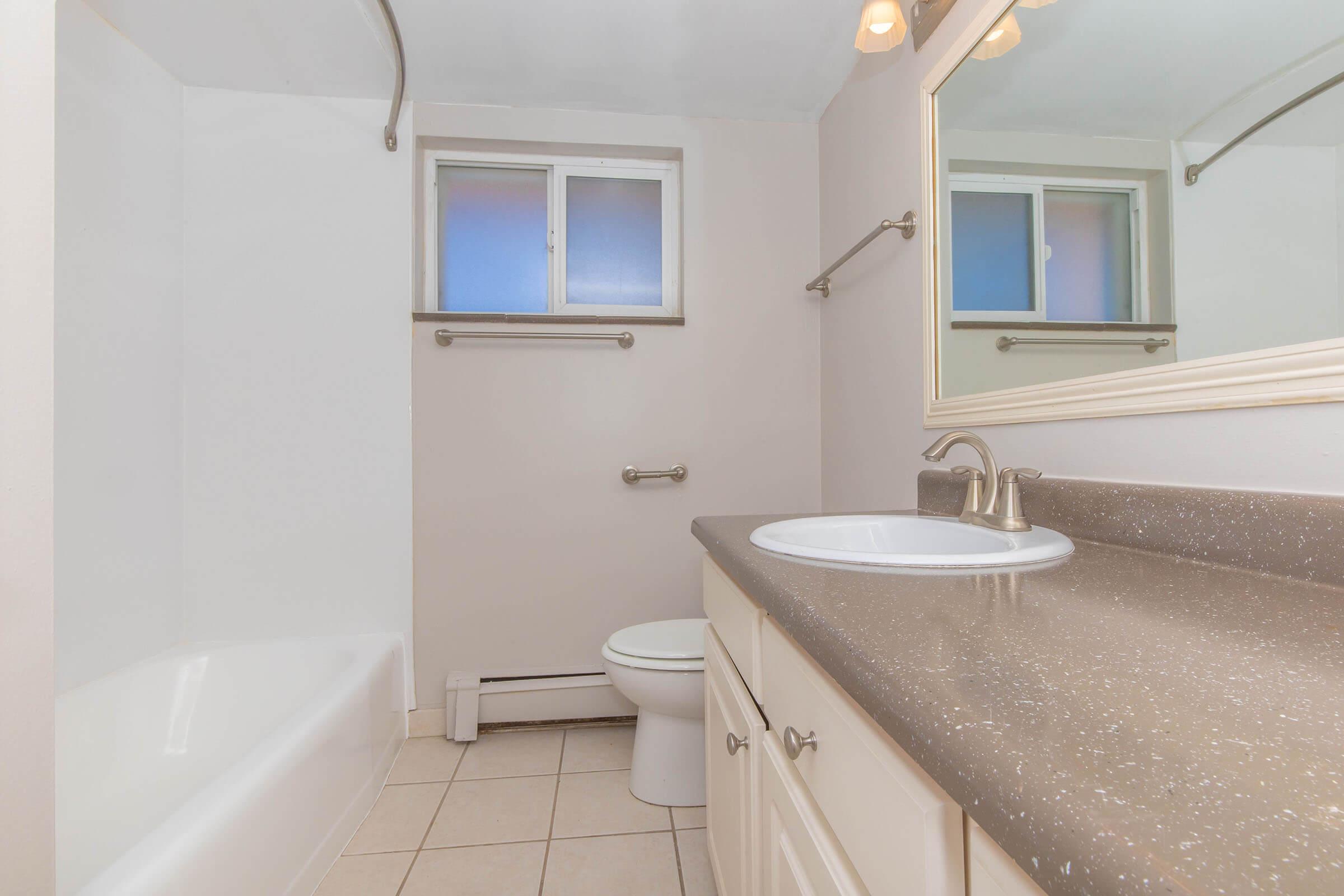 Boulder Crescent Image 75