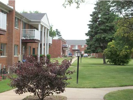 Woodside Manor Image 1