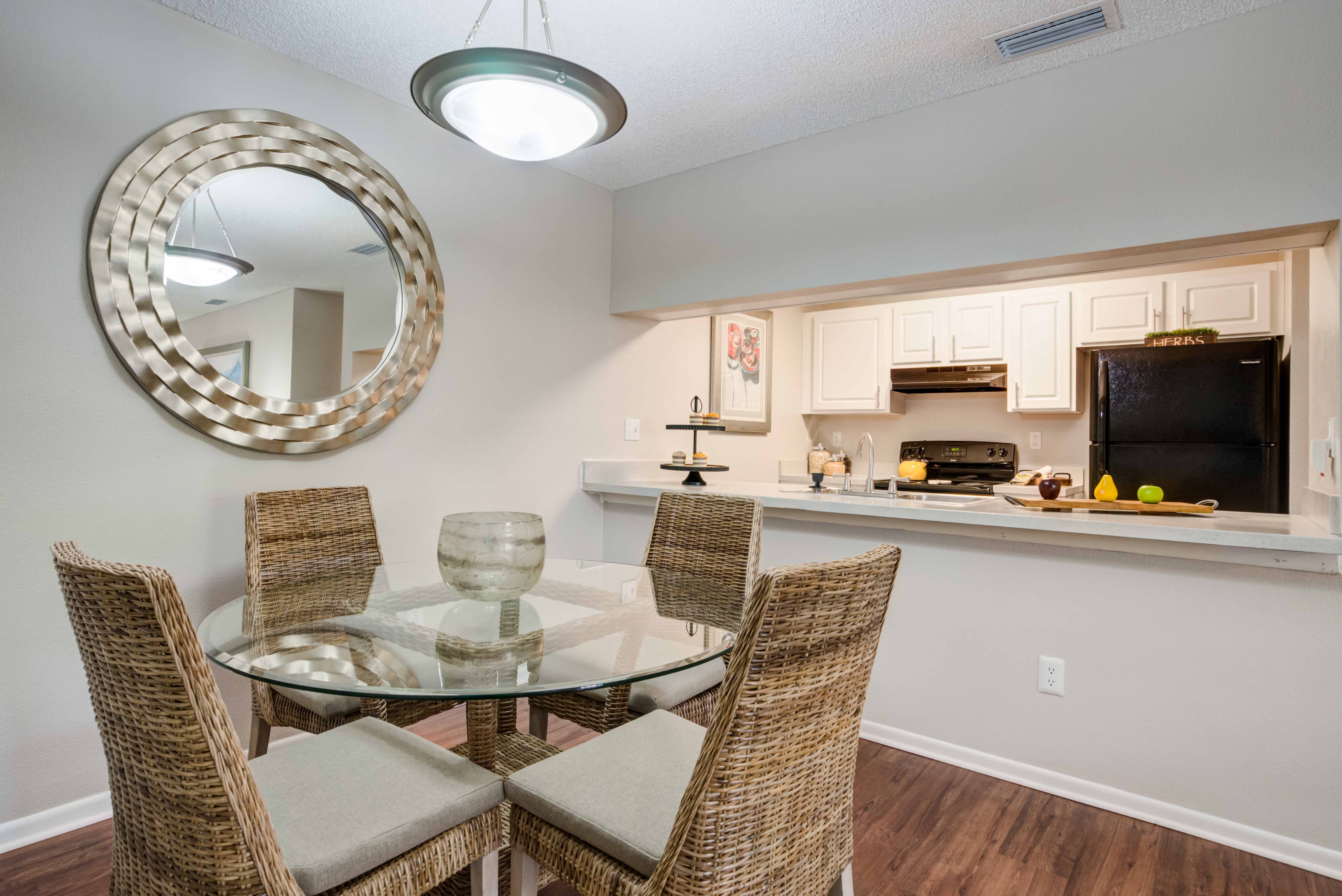 Coral Club Apartment Homes Image 2